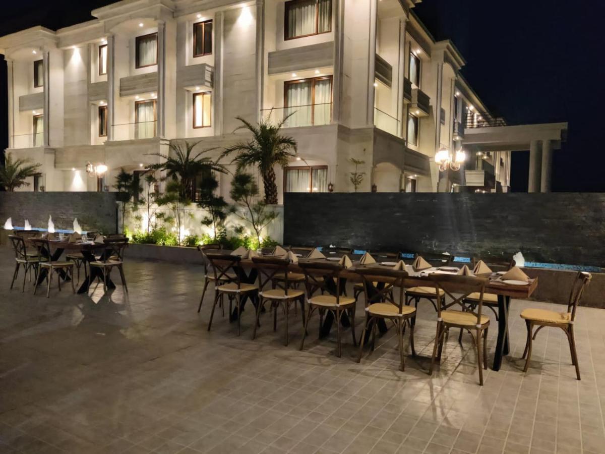 The Imperial Prime Clarks Inn Suites, Bhilwara Buitenkant foto