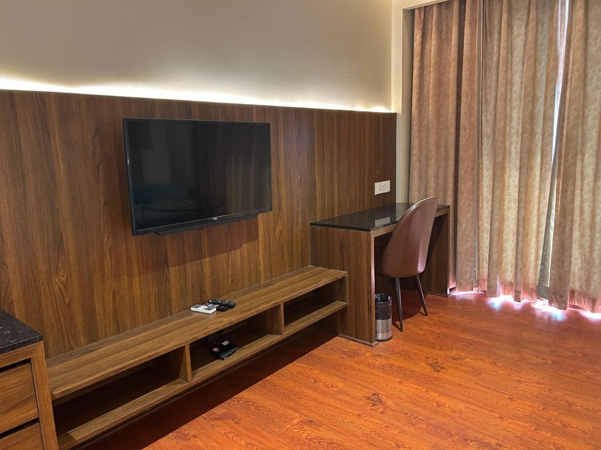 The Imperial Prime Clarks Inn Suites, Bhilwara Buitenkant foto